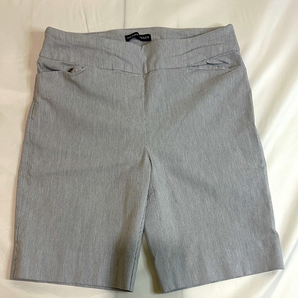 Hilary Radley Women's Gray Bermudas